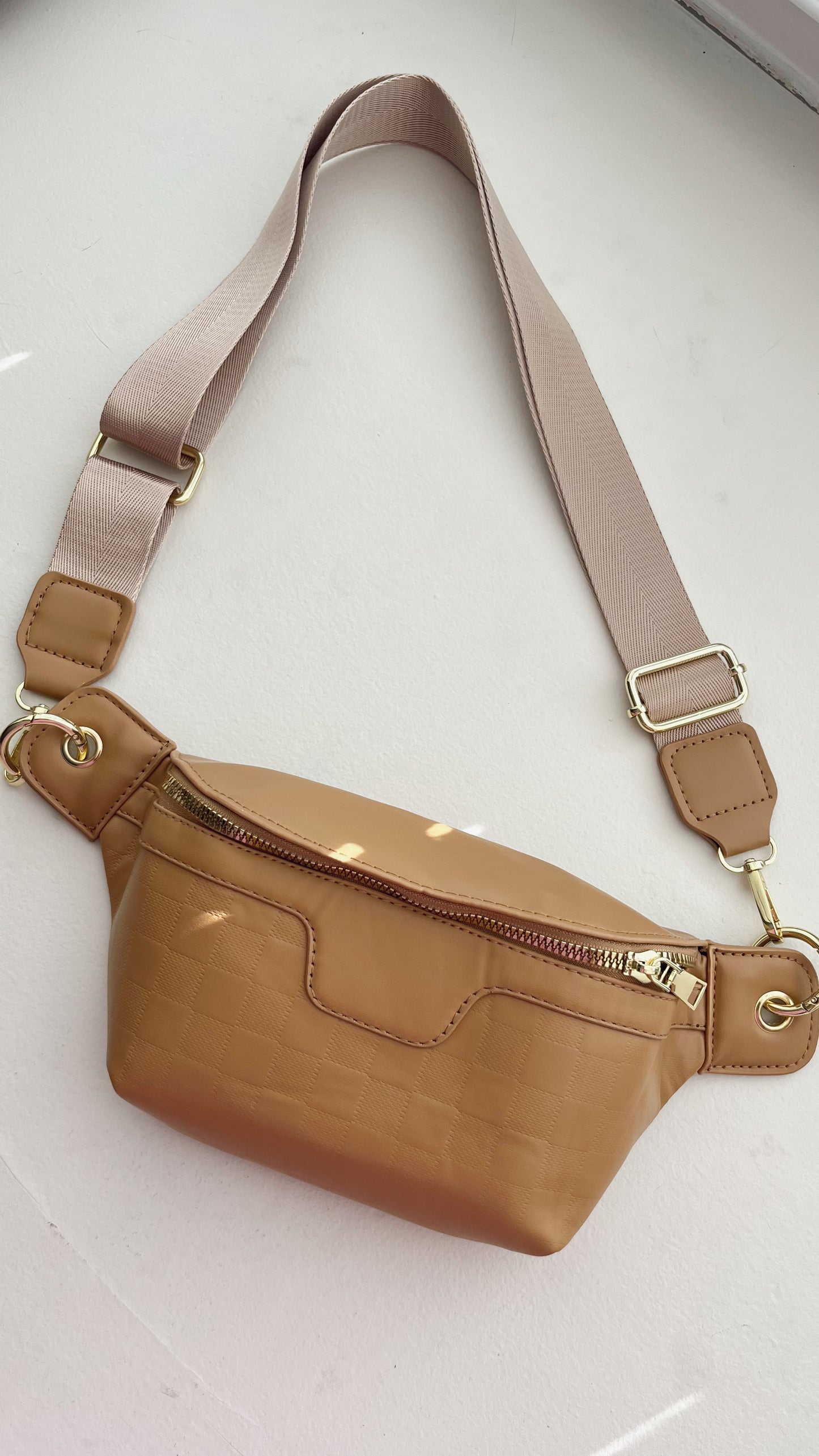 Crossbody Bum Bag / Black & Camel