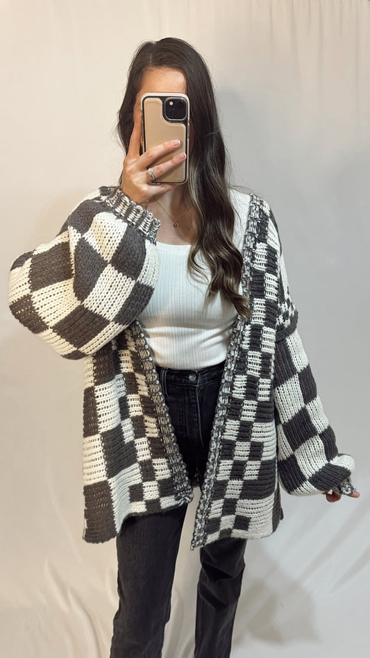 Oversized Checkered Cardigan / Charcoal