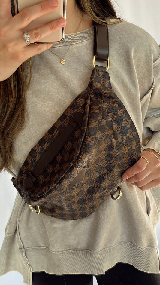 Checkered Bum Bag / Brown