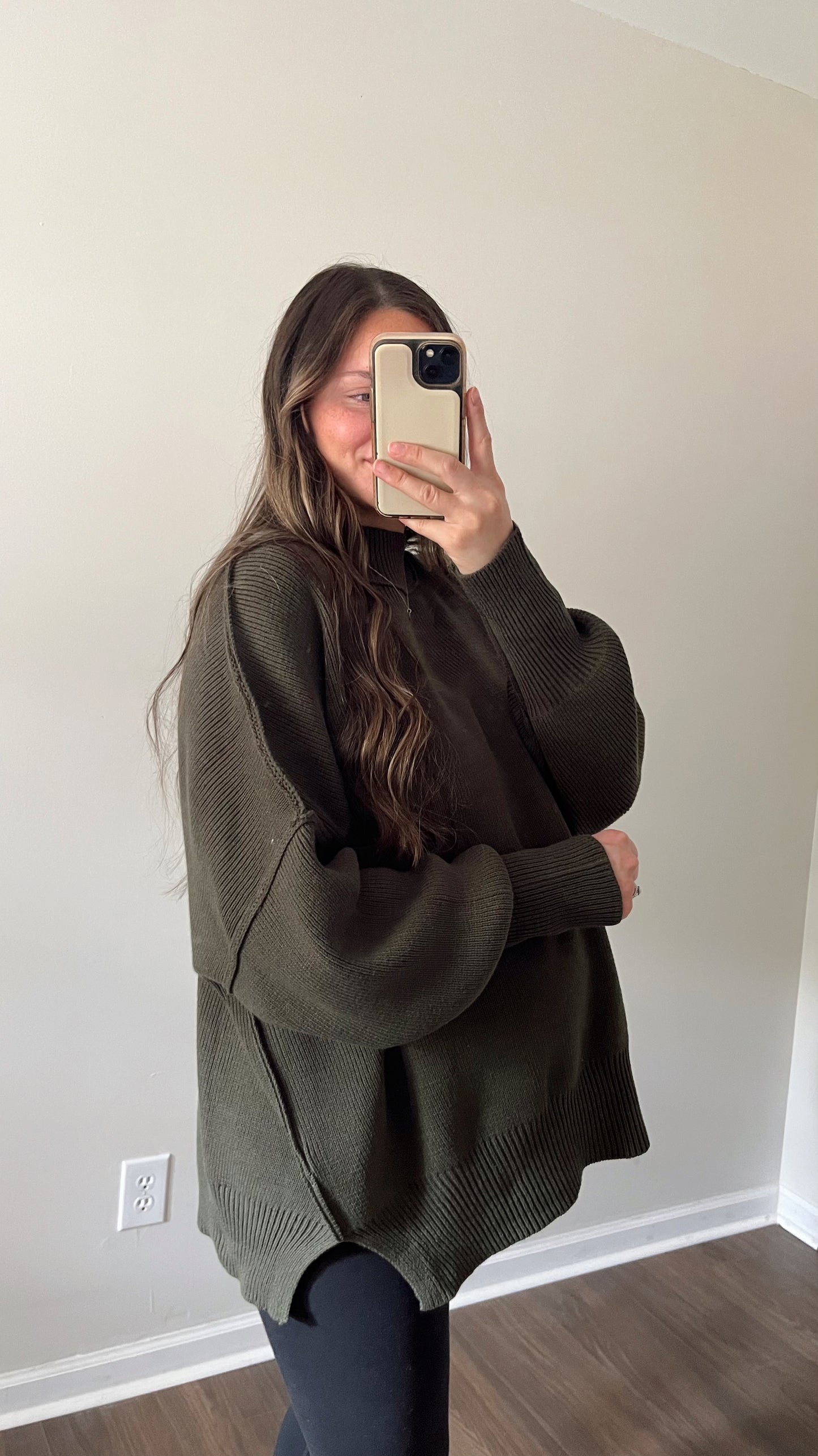 Essential Oversized Sweater / Olive