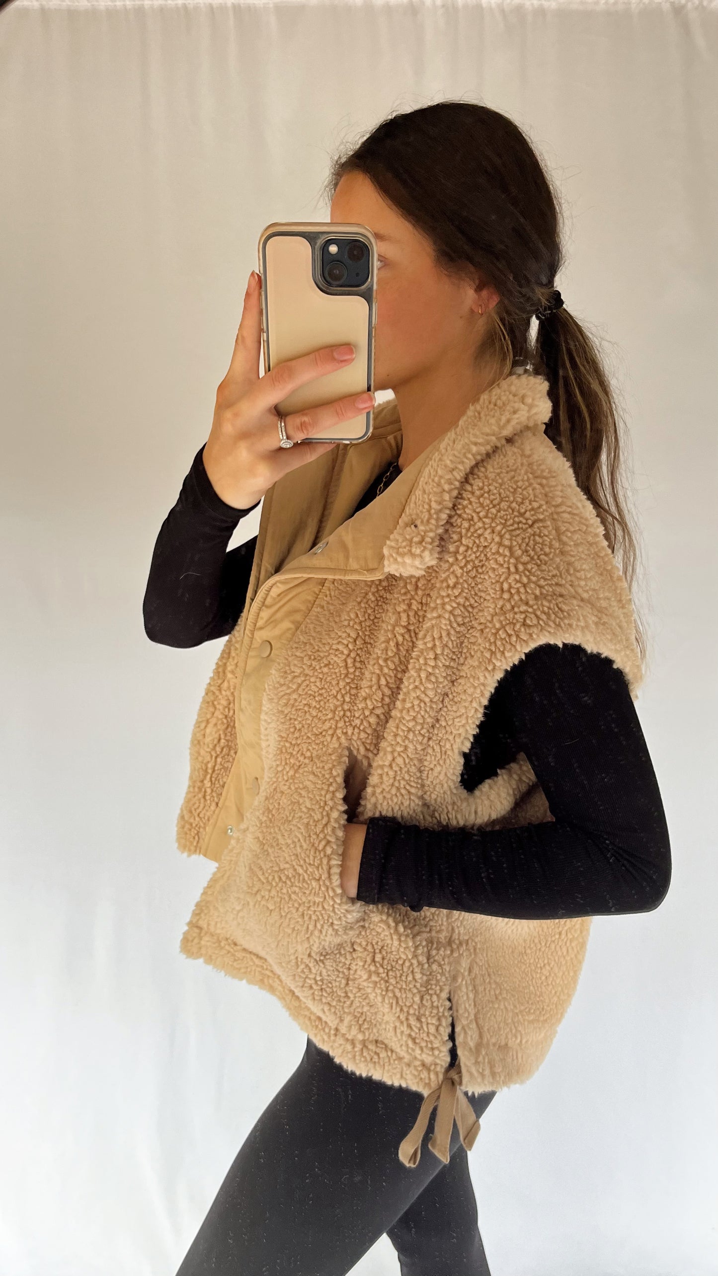 Oversized Sherpa Vest / Beige