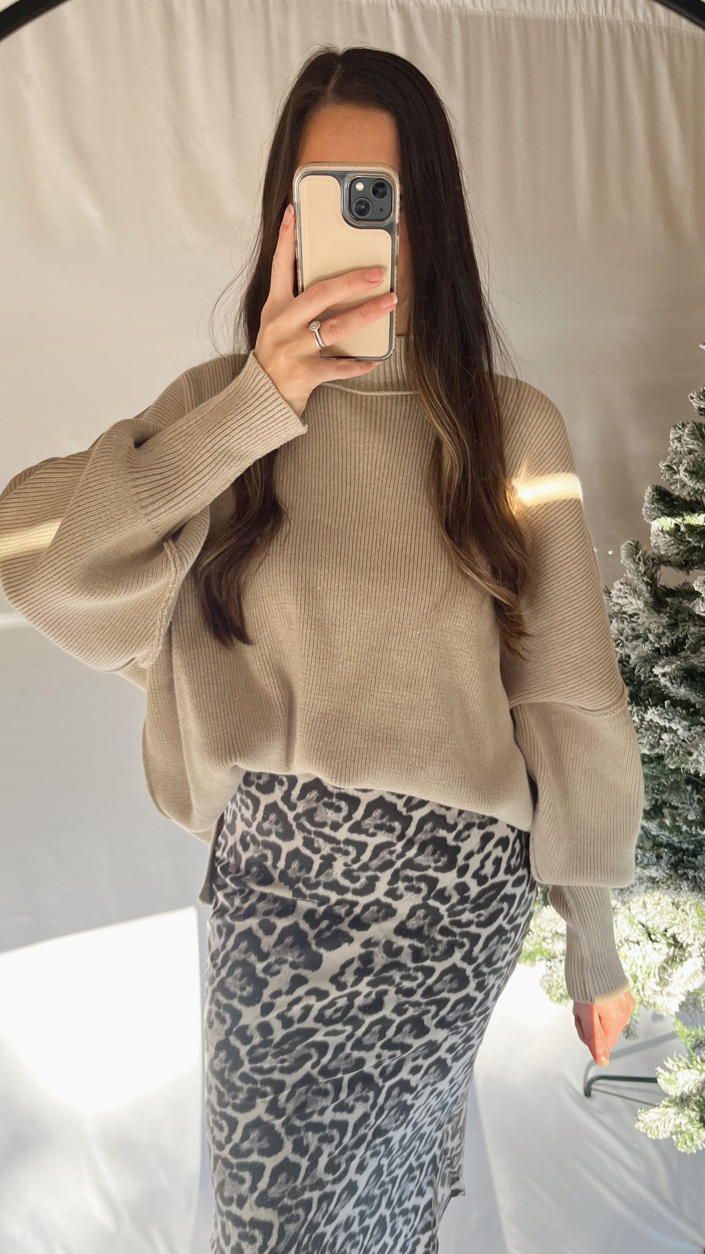 Essential Oversized Sweater / Heather Beige